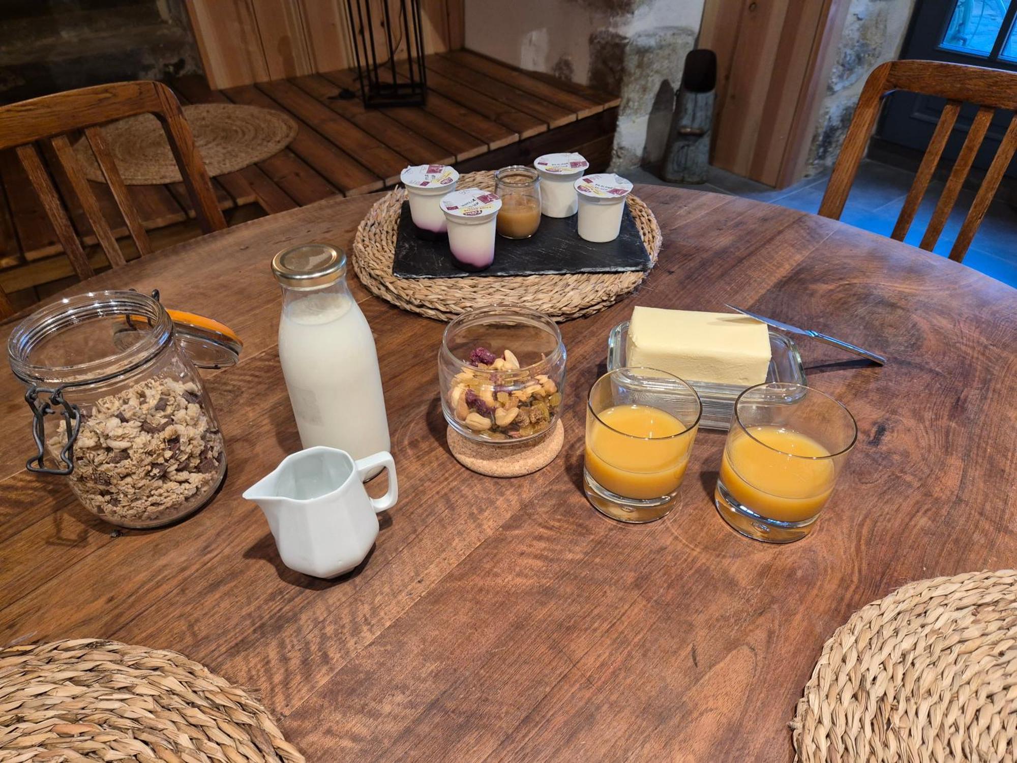 Cote Tour Bed & Breakfast Orcet Bagian luar foto
